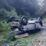 खुशियां मातम में बदलीं, गहरी खाई में समा गई नवविवाहित जोड़ी