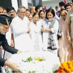 बसंत विहार पहुंचे उपराष्ट्रपति, खंडूड़ी को अर्पित की श्रद्धांजलि