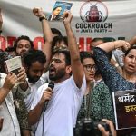 वायरल राजनीति की सीमाएं: कॉकरोंच जनता पार्टी जंतर-मंतर पर असर क्यों नहीं छोड़ सकी?