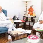 बनबसा एप्रोच रोड निर्माण में तेजी की मांग, सतपाल महाराज ने अमित शाह को सौंपा पत्र