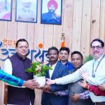 मुख्यमंत्री धामी से छत्तीसगढ़ से आए पत्रकारों के प्रतिनिधिमंडल ने की भेंट