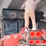 मोदीपुरम में 12 फीट से ऊंचा डीजे रोका, पुलिस ने ट्रक से उतरवाए अतिरिक्त बॉक्स