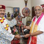 RSS प्रचारक भैय्याजी जोशी ने महाराज को दी जन्मदिन की शुभकामनाएं